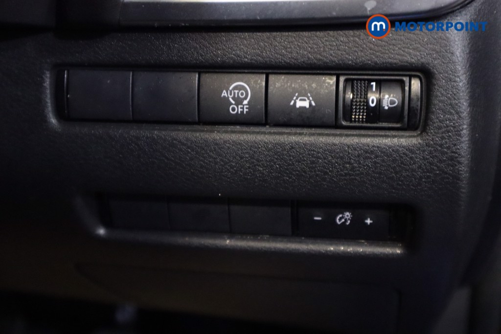 Nissan Qashqai N-Connecta Manual Petrol SUV - Stock Number (1540226) - 8th supplementary image