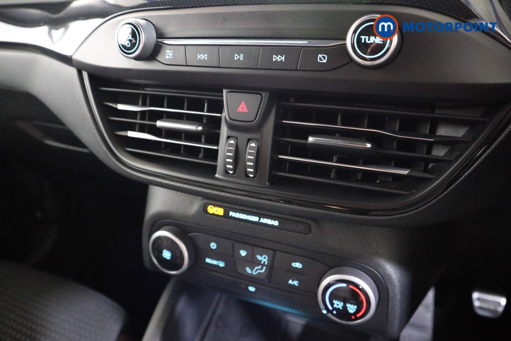 Ford Focus St-Line Edition Manual Petrol-Electric Hybrid Hatchback - Stock Number (1540407) - 7th supplementary image