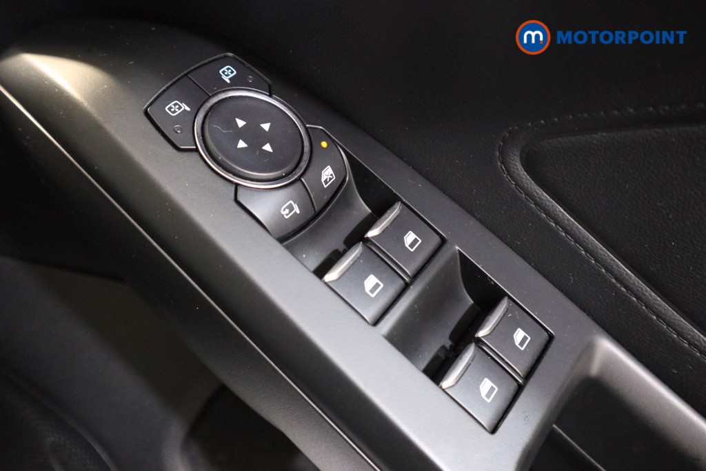 Ford Focus St-Line Edition Manual Petrol-Electric Hybrid Hatchback - Stock Number (1540407) - 10th supplementary image