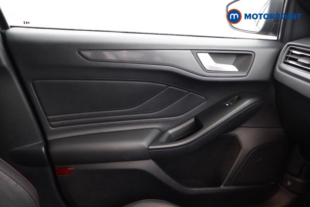 Ford Focus St-Line X Manual Petrol Hatchback - Stock Number (1540556) - 9th supplementary image