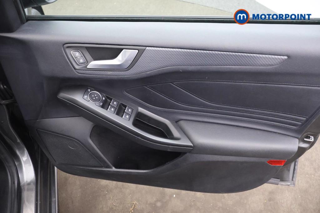 Ford Focus St-Line X Manual Petrol Hatchback - Stock Number (1540556) - 10th supplementary image