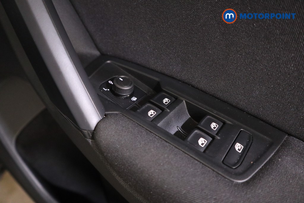 Volkswagen Tiguan Life Manual Petrol SUV - Stock Number (1540919) - 11th supplementary image