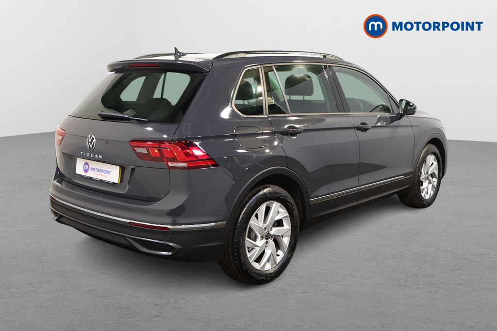 Volkswagen Tiguan Life Manual Petrol SUV - Stock Number (1540919) - Drivers side rear corner