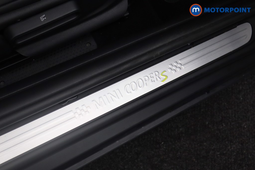 Mini Hatchback Cooper S Level 2 Automatic Electric Hatchback - Stock Number (1541339) - 16th supplementary image
