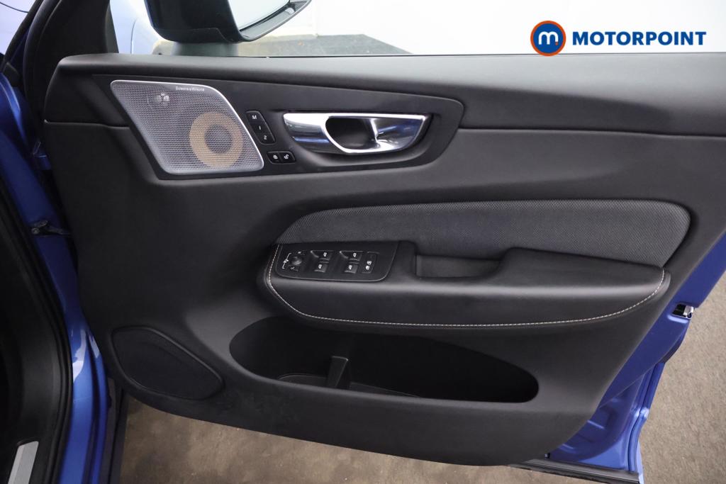 Volvo Xc60 R Design Pro Automatic Petrol SUV - Stock Number (1542000) - 9th supplementary image