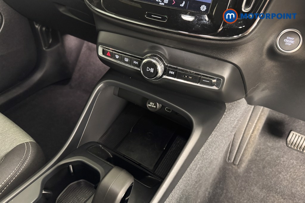 Volvo Xc40 Core Automatic Petrol SUV - Stock Number (1542144) - 11th supplementary image