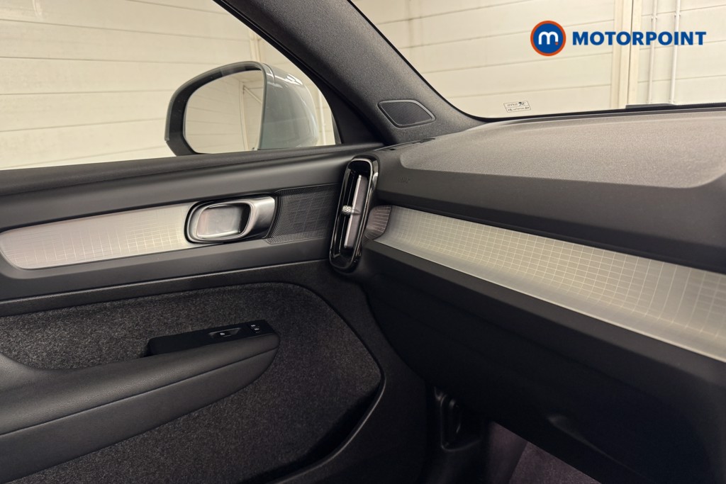Volvo Xc40 Core Automatic Petrol SUV - Stock Number (1542144) - 12th supplementary image