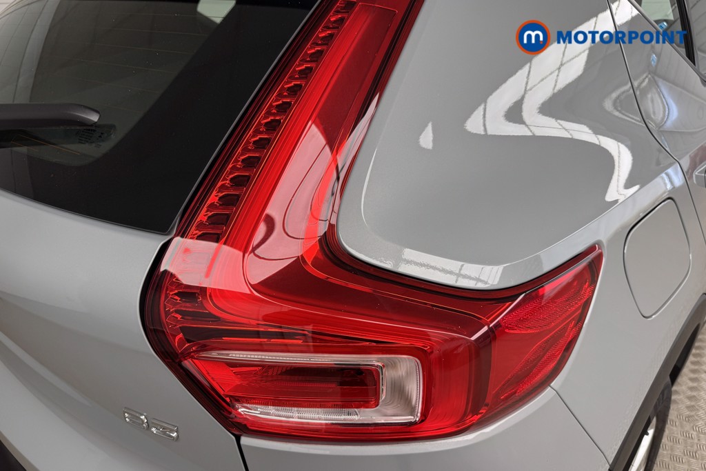Volvo Xc40 Core Automatic Petrol SUV - Stock Number (1542144) - 18th supplementary image