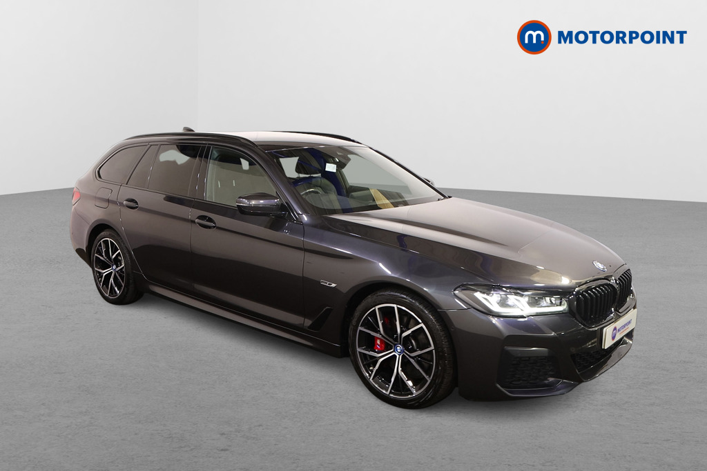 BMW 5 Series M Sport Automatic Petrol Plug-In Hybrid Estate - Stock Number (1542519) - Drivers side front corner