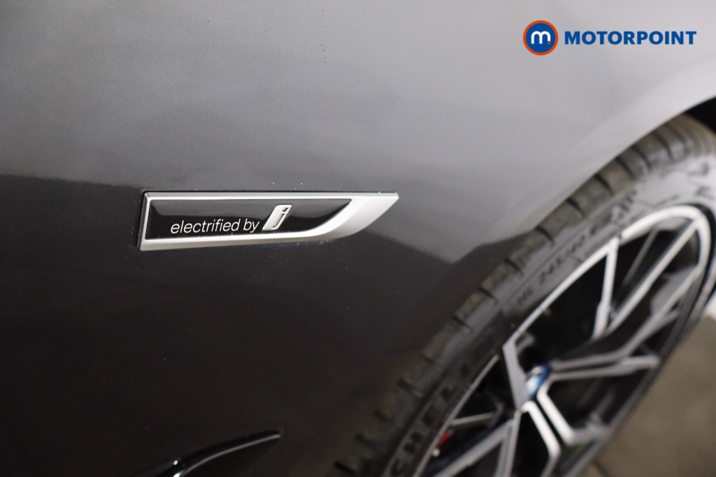 BMW 5 Series M Sport Automatic Petrol Plug-In Hybrid Estate - Stock Number (1542520) - 29th supplementary image