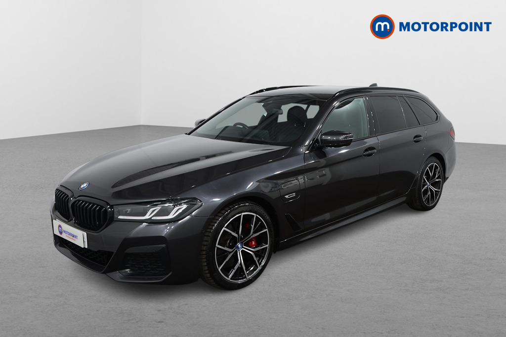 BMW 5 Series M Sport Automatic Petrol Plug-In Hybrid Estate - Stock Number (1542520) - Passenger side front corner
