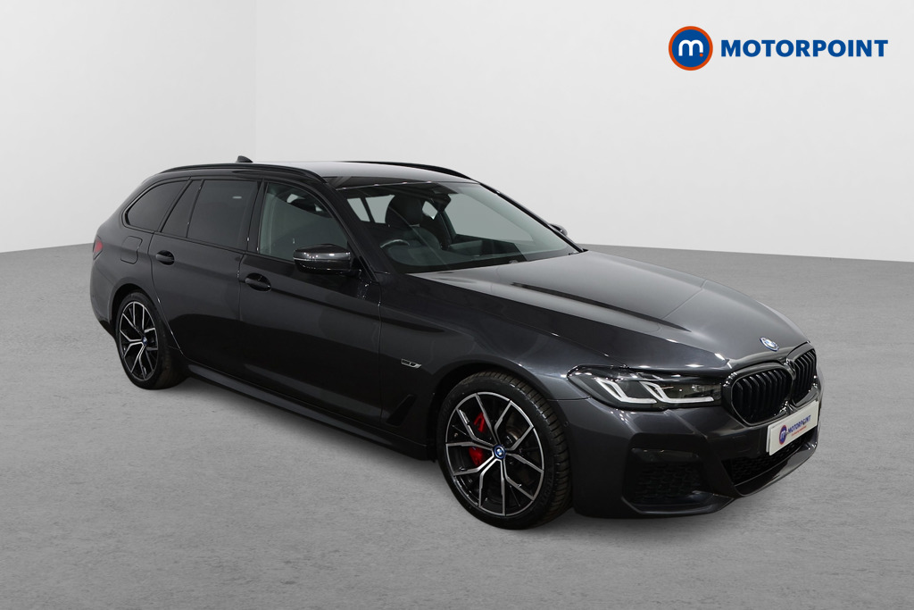BMW 5 Series M Sport Automatic Petrol Plug-In Hybrid Estate - Stock Number (1542520) - Drivers side front corner