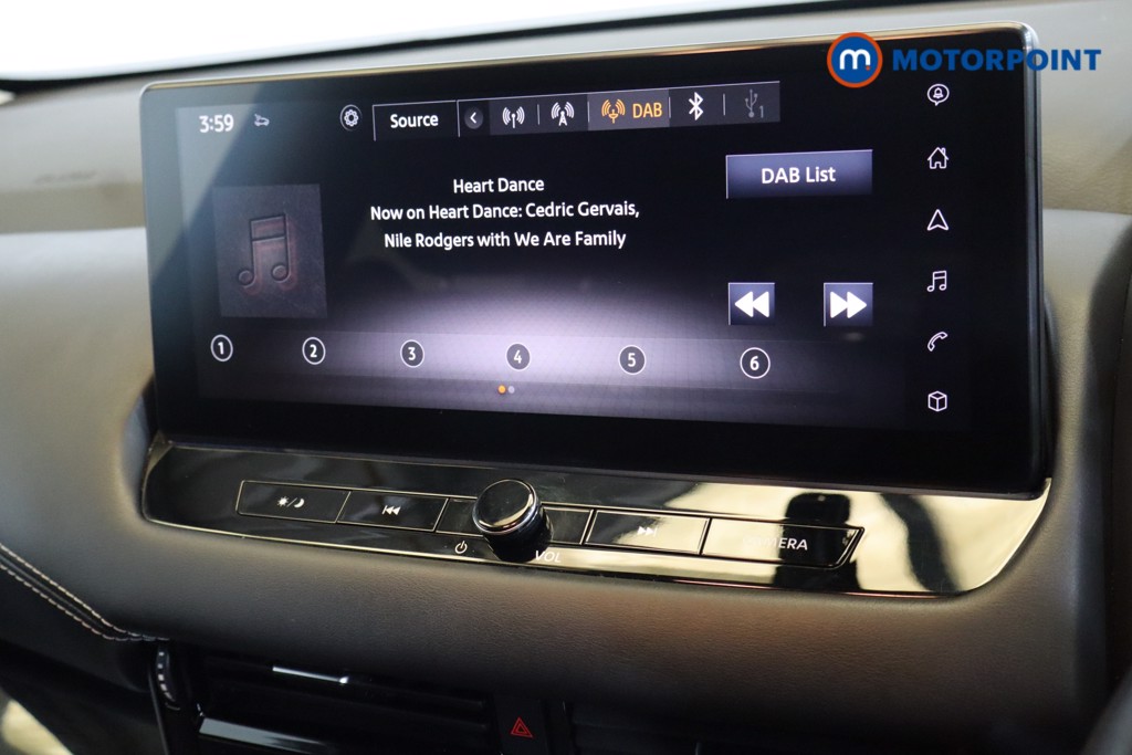 Nissan Qashqai N-Connecta Manual Petrol SUV - Stock Number (1542740) - 5th supplementary image