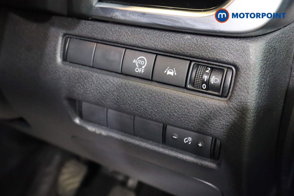 Nissan Qashqai N-Connecta Manual Petrol SUV - Stock Number (1542740) - 8th supplementary image