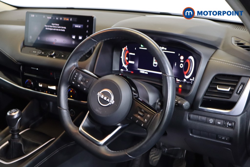 Nissan Qashqai N-Connecta Manual Petrol SUV - Stock Number (1542740) - 1st supplementary image