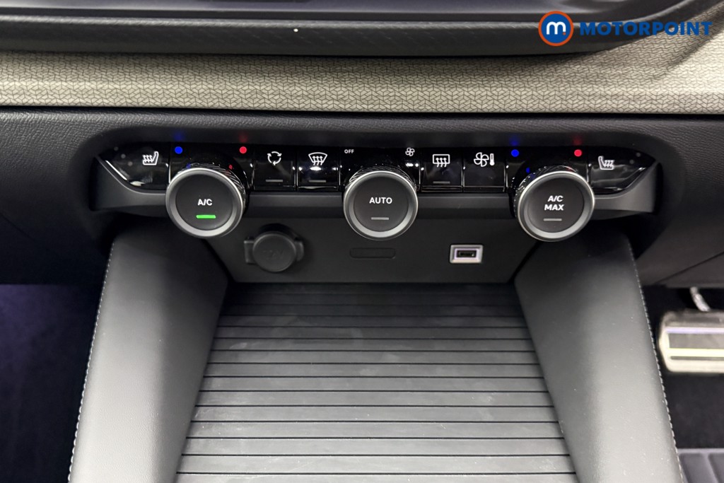 Citroen C5 X Shine Plus Automatic Petrol Plug-In Hybrid Hatchback - Stock Number (1542753) - 11th supplementary image