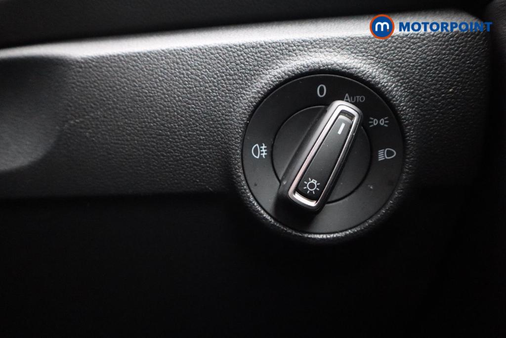 Volkswagen T-Roc R-Line Manual Petrol SUV - Stock Number (1542860) - 17th supplementary image