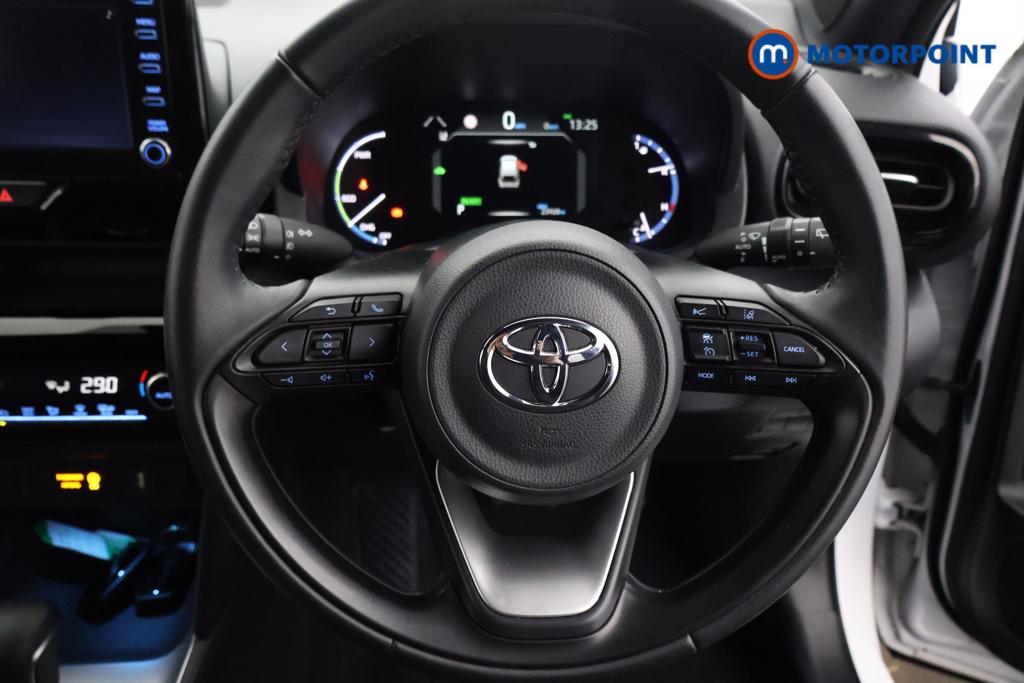 Toyota Yaris Cross Design Automatic Petrol-Electric Hybrid Estate - Stock Number (1543289) - 1st supplementary image