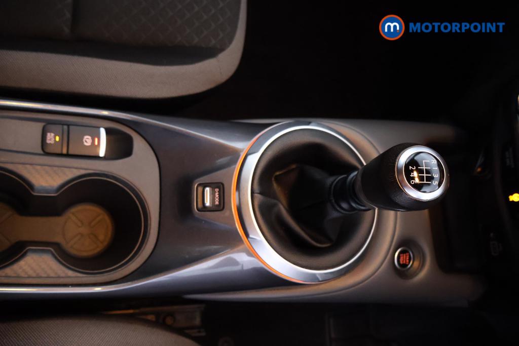 Nissan Juke N-Connecta Manual Petrol SUV - Stock Number (1544534) - 6th supplementary image