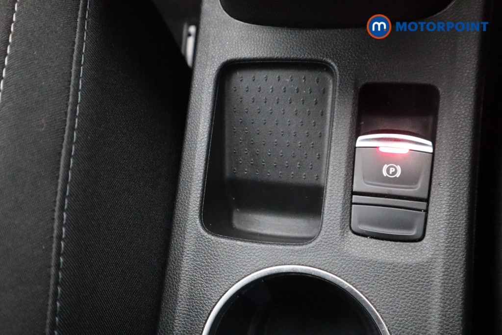 Renault Captur Iconic Manual Petrol SUV - Stock Number (1528402) - 10th supplementary image