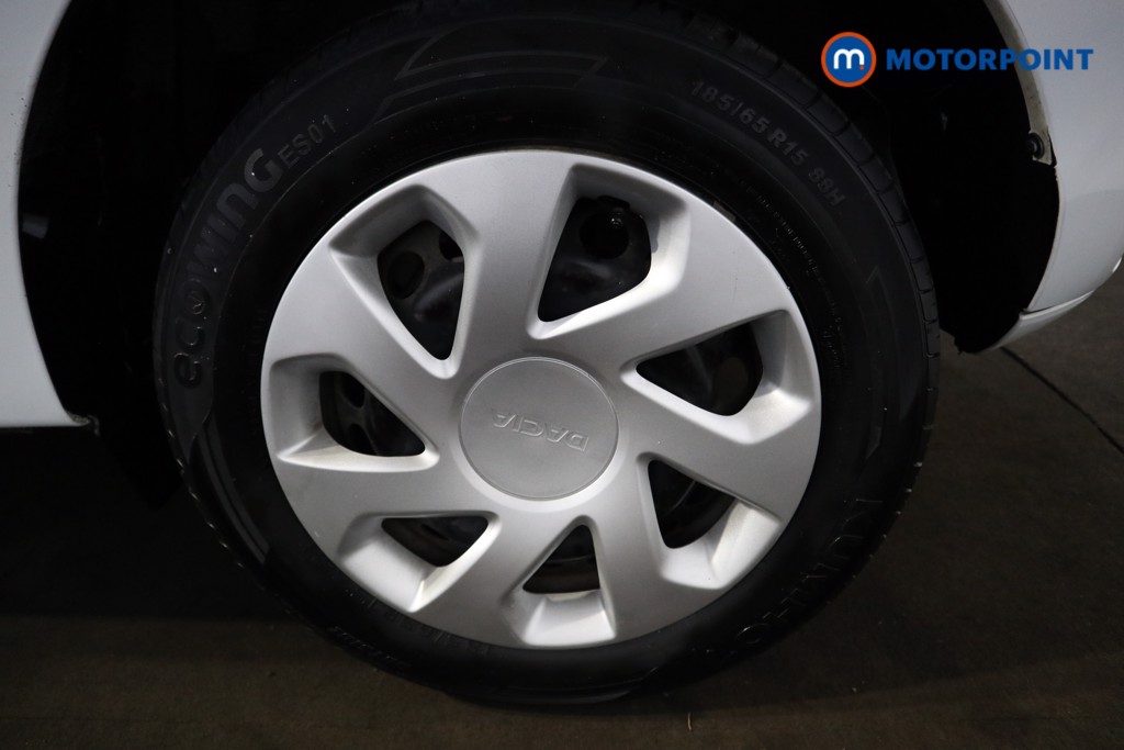 Dacia Sandero Essential Manual Petrol Hatchback - Stock Number (1530694) - 13th supplementary image