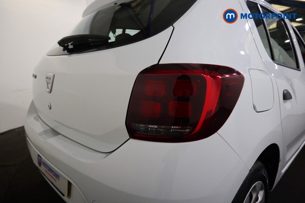 Dacia Sandero Essential Manual Petrol Hatchback - Stock Number (1530694) - 15th supplementary image