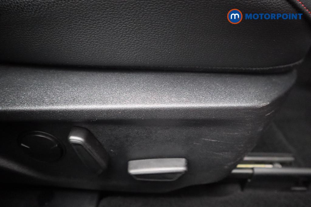 Ford Focus St-Line X Edition Manual Petrol-Electric Hybrid Hatchback - Stock Number (1536426) - 18th supplementary image