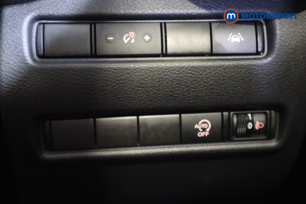Nissan Juke N-Connecta Manual Petrol SUV - Stock Number (1536849) - 10th supplementary image
