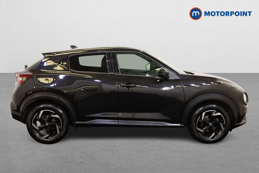 Nissan Juke N-Connecta Manual Petrol SUV - Stock Number (1536849) - Drivers side