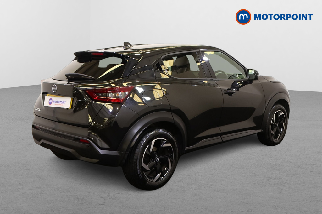 Nissan Juke N-Connecta Manual Petrol SUV - Stock Number (1536849) - Drivers side rear corner