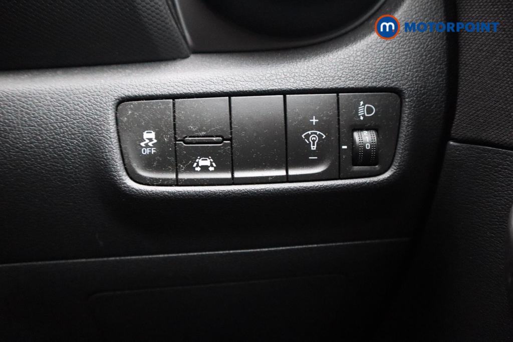 Hyundai Kona Premium Manual Petrol SUV - Stock Number (1537119) - 17th supplementary image