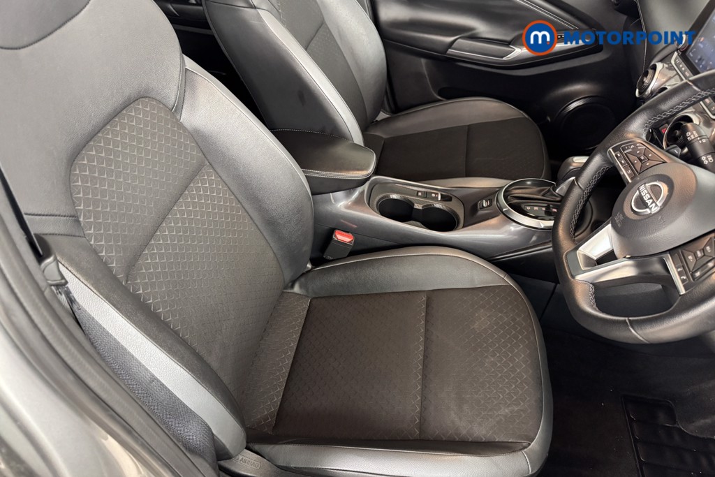 Nissan Juke N-Connecta Automatic Petrol SUV - Stock Number (1537266) - 5th supplementary image