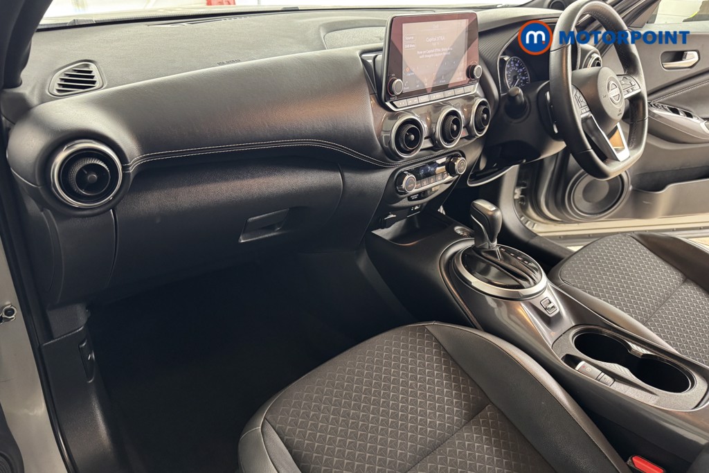 Nissan Juke N-Connecta Automatic Petrol SUV - Stock Number (1537266) - 8th supplementary image