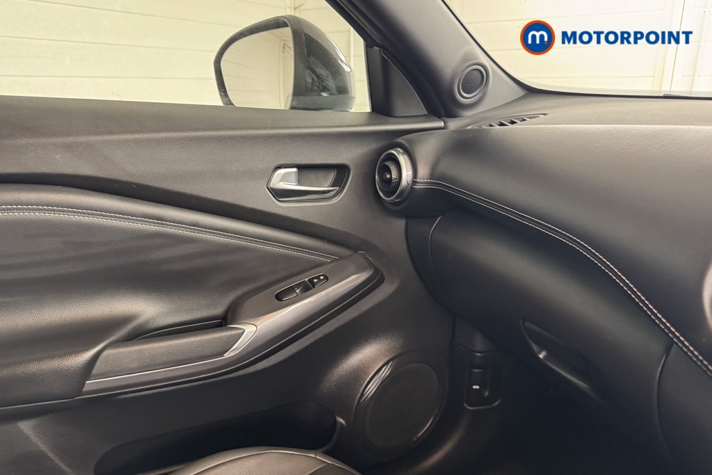 Nissan Juke N-Connecta Automatic Petrol SUV - Stock Number (1537266) - 12th supplementary image