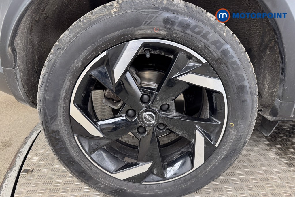 Nissan Juke N-Connecta Automatic Petrol SUV - Stock Number (1537266) - 21st supplementary image
