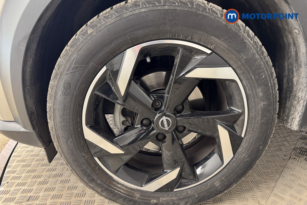 Nissan Juke N-Connecta Automatic Petrol SUV - Stock Number (1537266) - 23rd supplementary image