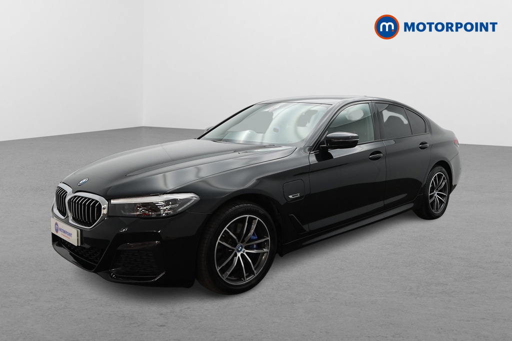 BMW 5 Series M Sport Automatic Petrol Plug-In Hybrid Saloon - Stock Number (1537281) - Passenger side front corner