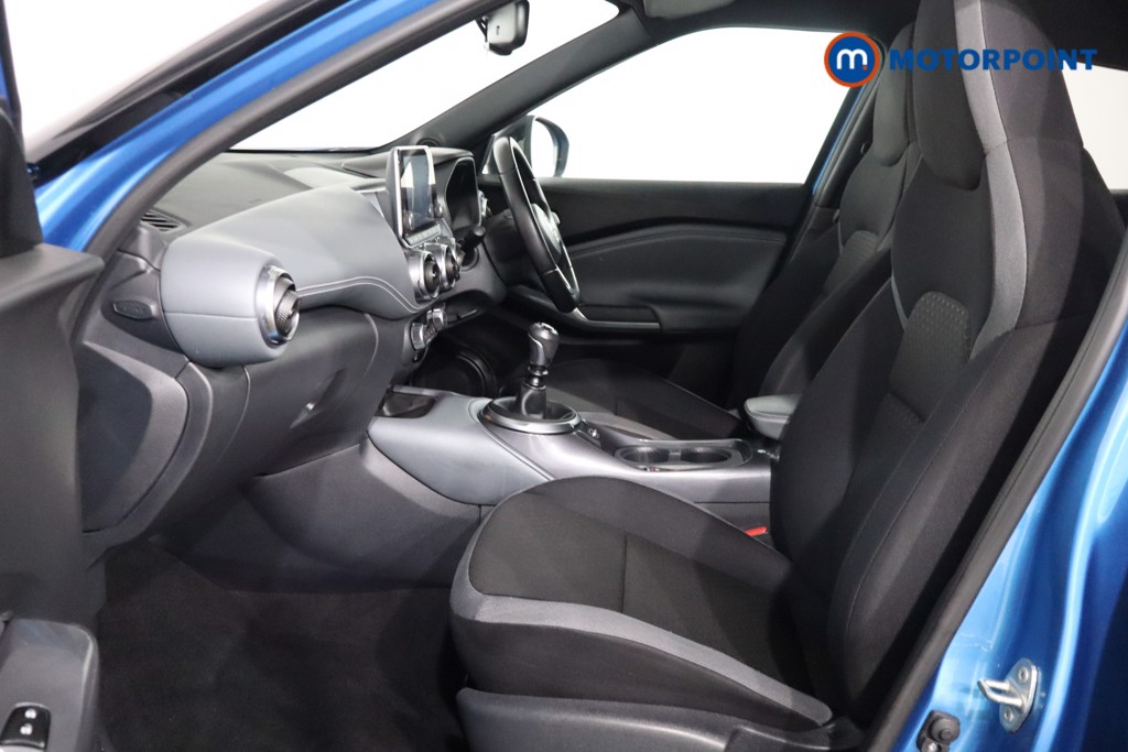Nissan Juke N-Connecta Manual Petrol SUV - Stock Number (1539706) - 4th supplementary image