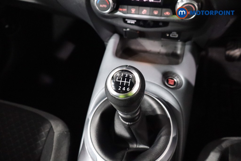 Nissan Juke N-Connecta Manual Petrol SUV - Stock Number (1539706) - 19th supplementary image