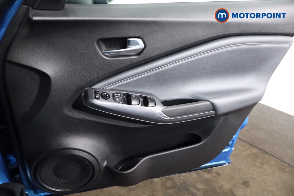 Nissan Juke N-Connecta Manual Petrol SUV - Stock Number (1539706) - 23rd supplementary image