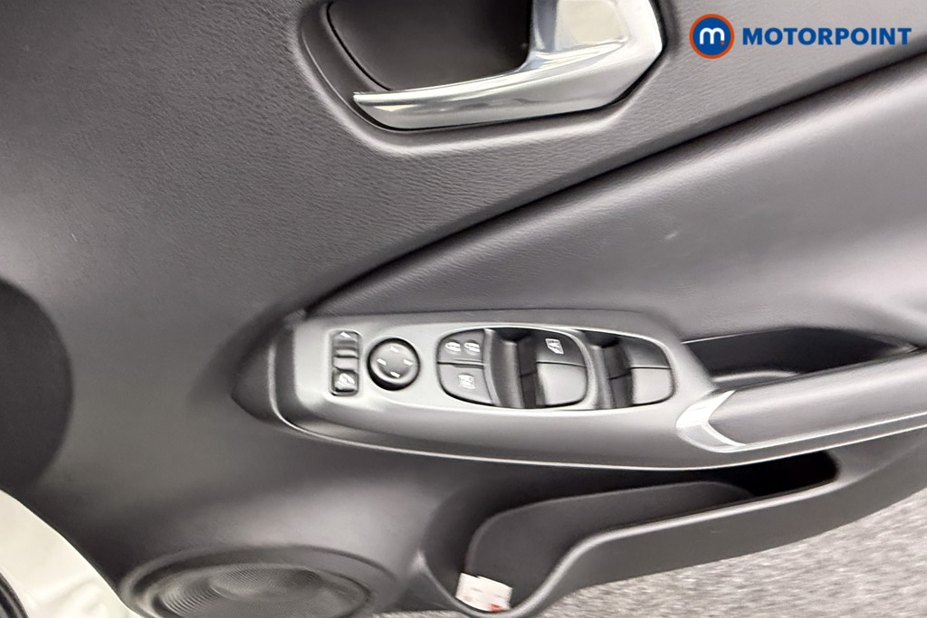 Nissan Juke Acenta Premium Automatic Petrol SUV - Stock Number (1540410) - 14th supplementary image