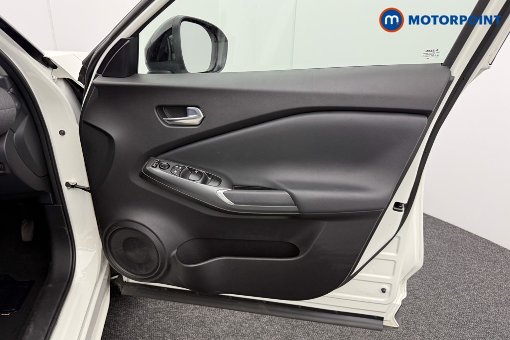 Nissan Juke Acenta Premium Automatic Petrol SUV - Stock Number (1540410) - 15th supplementary image