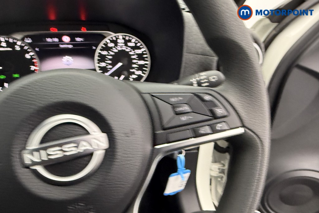 Nissan Juke Acenta Premium Manual Petrol SUV - Stock Number (1540412) - 12th supplementary image