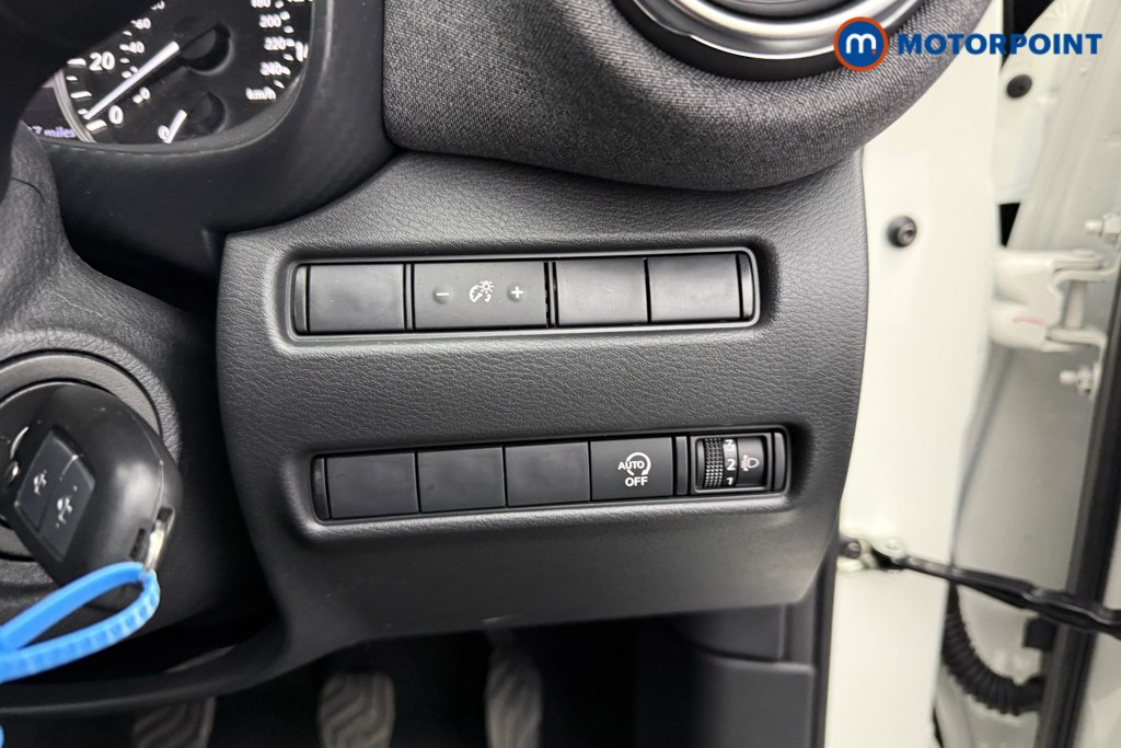 Nissan Juke Acenta Premium Manual Petrol SUV - Stock Number (1540412) - 13th supplementary image