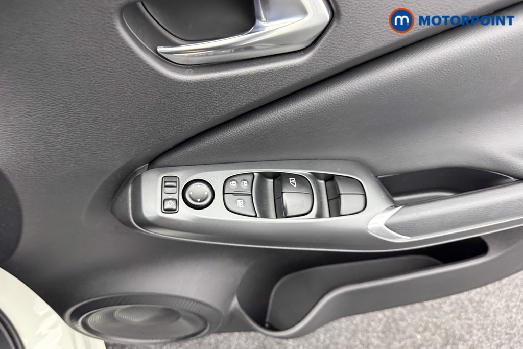 Nissan Juke Acenta Premium Manual Petrol SUV - Stock Number (1540412) - 14th supplementary image