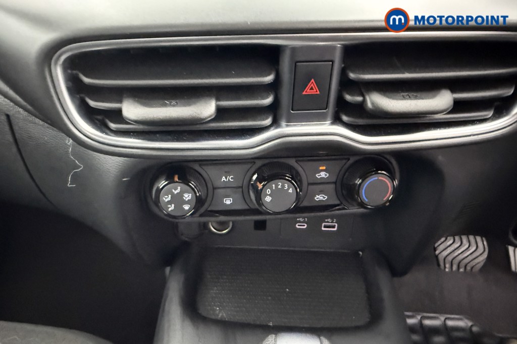 Nissan Juke Acenta Premium Automatic Petrol SUV - Stock Number (1540414) - 9th supplementary image