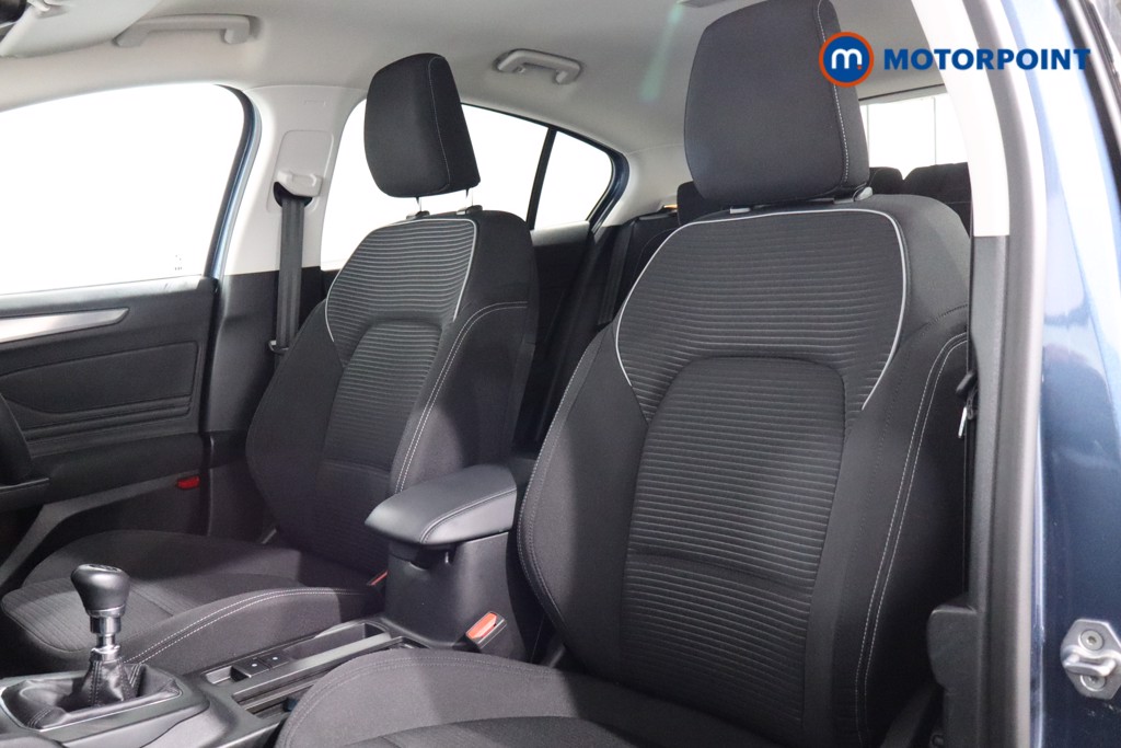 Ford Focus Titanium Manual Petrol-Electric Hybrid Hatchback - Stock Number (1540802) - 4th supplementary image