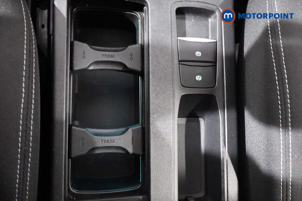 Ford Focus Titanium Manual Petrol-Electric Hybrid Hatchback - Stock Number (1540802) - 16th supplementary image