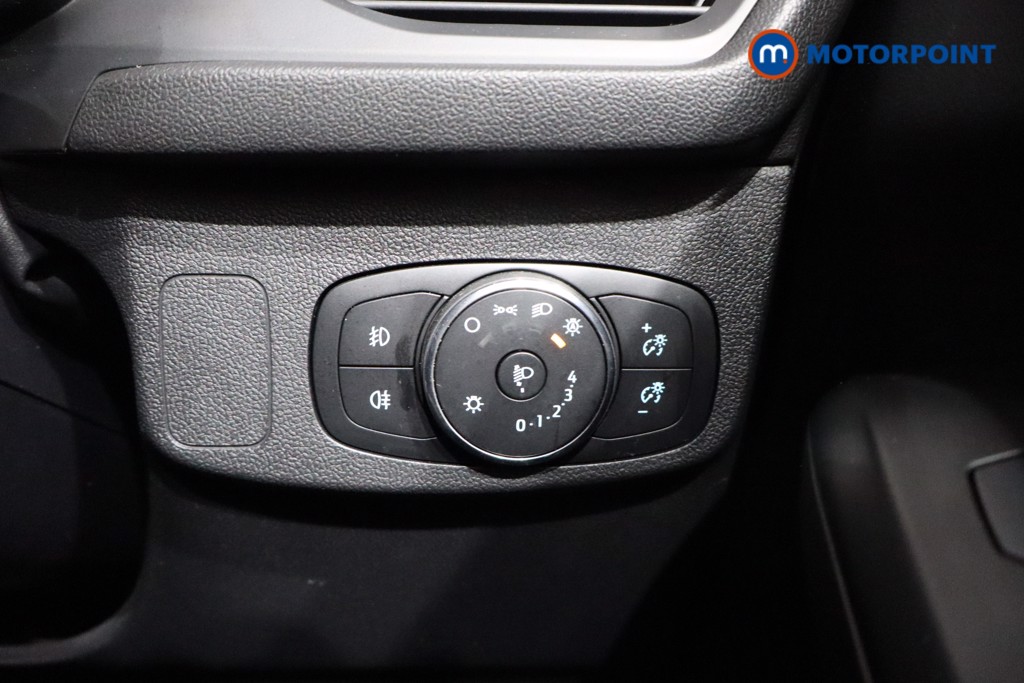 Ford Focus Titanium Manual Petrol-Electric Hybrid Hatchback - Stock Number (1540802) - 17th supplementary image