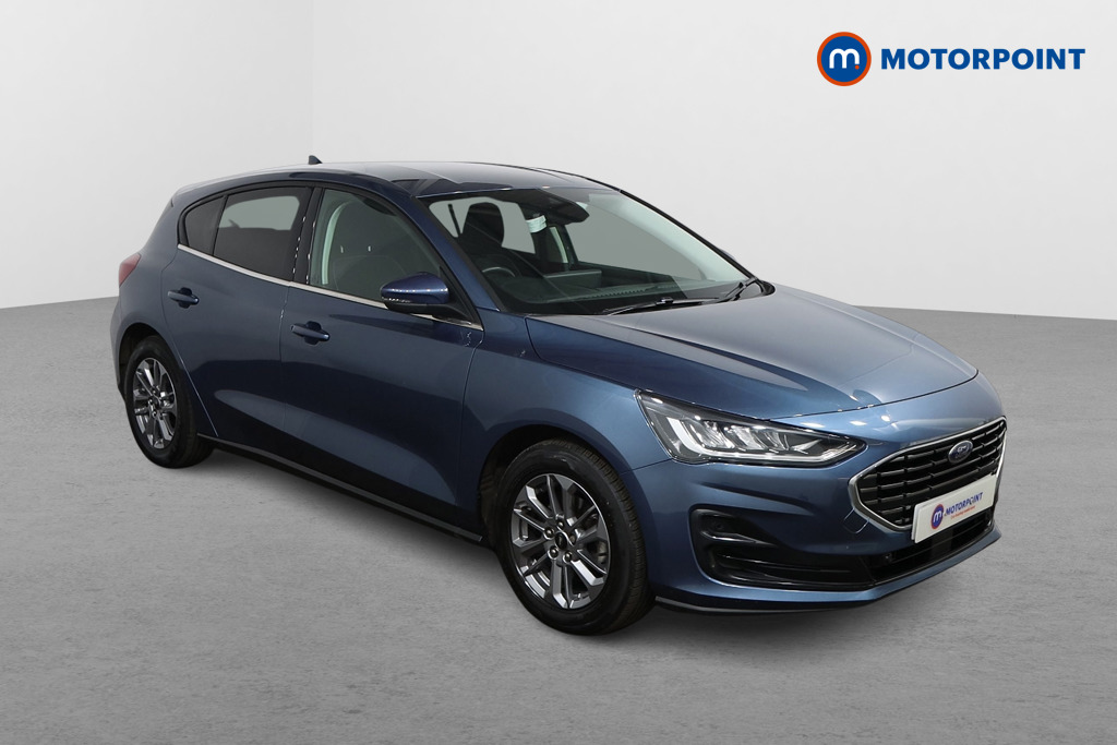 Ford Focus Titanium Manual Petrol-Electric Hybrid Hatchback - Stock Number (1540802) - Drivers side front corner